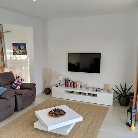 Moderne Gemuetliche Mit Pool Und Meerblick Holiday home *