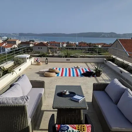 Moderne Gemuetliche Mit Pool Und Meerblick Holiday home *